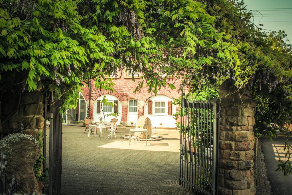 Landhotel Sonnenhof Siebeldingen ภายนอก รูปภาพ