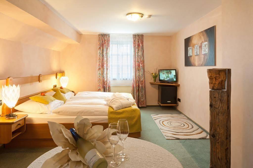 Landhotel Sonnenhof Siebeldingen ภายนอก รูปภาพ